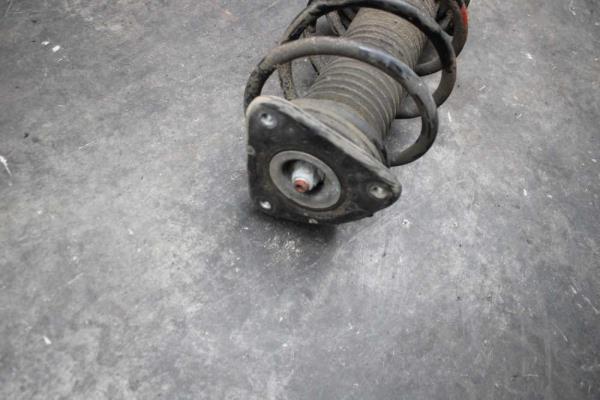 AMORTISSEUR AVANT DROIT VOLVO C30 / S40 / V50 - Vue 2